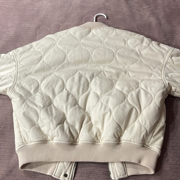 Brand new never been worn Universal Thread jacket. - Picture 2 of 2